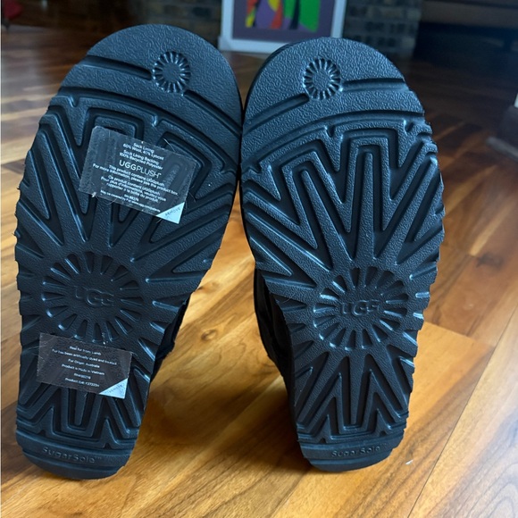 UGG Classic Ultra Mini, Size 9, NEW - Picture 13 of 16